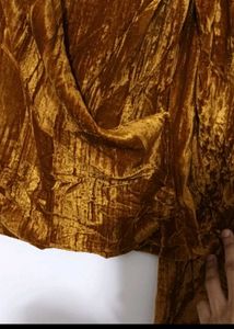 velvet design top more fluffy sleevs..