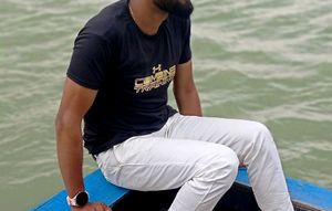 , ➡️🥳  🔹 Sizes&gt;M🔹 Colour&gt;Z. Black🔹TShirt&gt;Half Sleeves  🔹 Design&gt;Golden Rubber Print  🔹 Fabric&gt;Lycra( Stretchable)   👉🏻  .  @_Solution_Off_Choice
