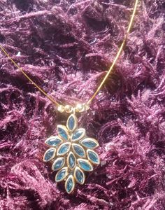 Elegant Gold &amp; Teal Pendant Necklace