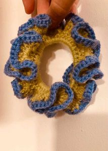 Mom&#39;s Made Woollen Scrunchies