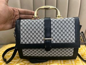WOMENS BAG WITH SLING