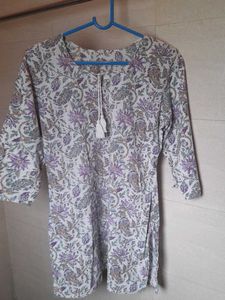 Floral Print Short Kurti 🤍
