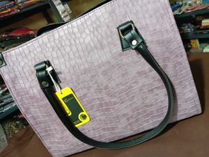 Chic Croc-Embossed Tote Bag