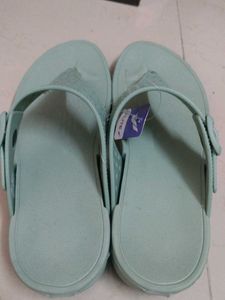 Flite Women&#39;s Green Buckle Sandals