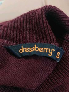 Burgundy Sleeveless Turtleneck