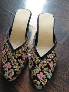 Stylish Kolapuri Heel