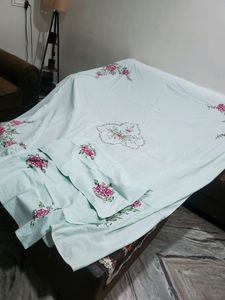 Cotton Embroidery Double Bed Bedsheet With Pillows