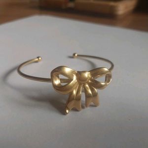 Bow Cuff