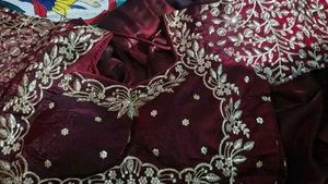 Maroon Embroidered saare with ready blouse