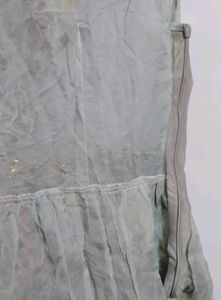 Han Ye Ben Se Floral Ruffled Sleeve Top