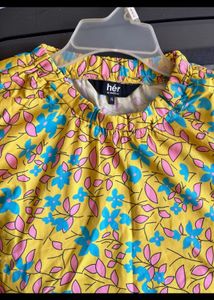 🧨NEW BRIGHT YELLOW TOP -ONLY 130