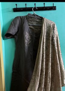 Elegant Kurta Set with Shawl