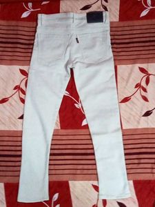 its straight fit white pant