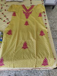 Meena bazaar Embroidered Kurta With Pant