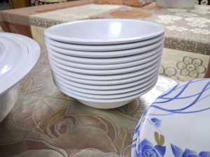 28 Pieces Dinner Set In Very Good Conditi