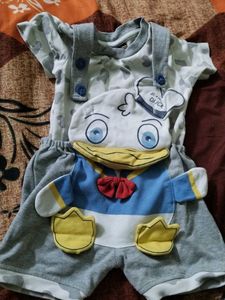 Donald Duck Outfit