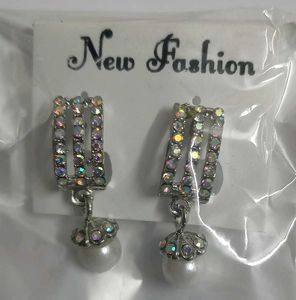 4 Stunning Pair Of Earrings