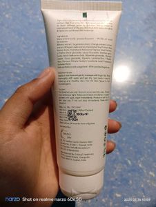 Glow &amp; Hydrated Face Wash