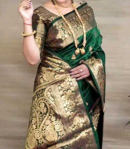 🎀Beutiful Green Colour Banarasi Silk Saree