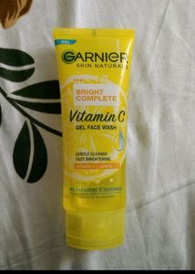 Garnier Bright Complete Face Wash