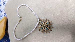pulse necklace flower design