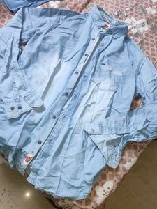 Levi&#39;s Denim Shirt