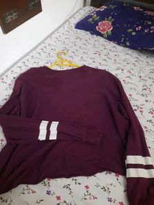 H&M Crop Sweatshirt/ Top