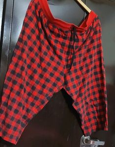 Red & Black Check Print Capri Lower For 40 Waist
