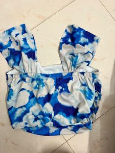 Floral Crop Top - Trendy &amp; Stylish