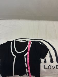Chic Black &amp; White Top