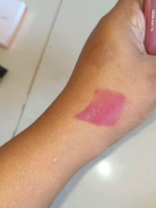 Huda Beauty Demi Matte Lipstick