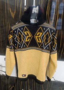 Stylish Patterned Hoodie Sweater