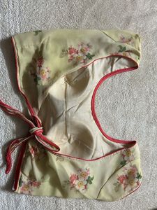 Elegant Floral Cotton Blouse – Pastel Yellow with