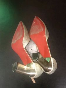 Golden Pointed Heels