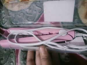 Mini Hair Straightener 🩷
