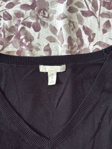 Elegant Black V-Neck Sweater