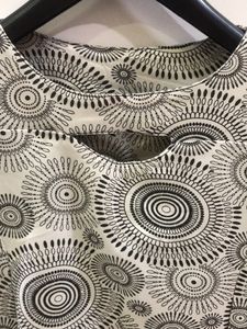 Spiral Pattern Black And White Crop Sleeveless Top