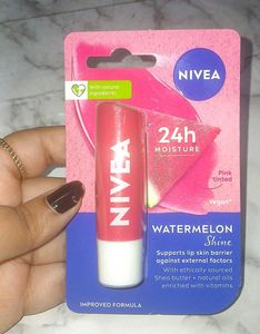 NIVEA Watermelon Shine Lip Balm