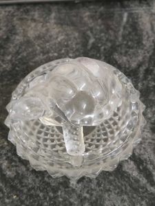 Tortoise glass show piece