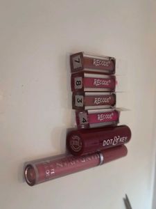 Lipstick pack of 6 in set recode brand not use
