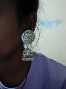 I Am Selling A Pearl Jhumka