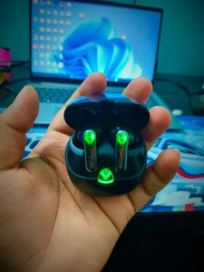Truke Buds - Like New! In Warranty
