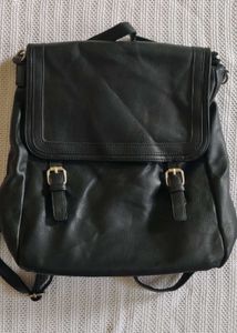 BLACK BAGPACK