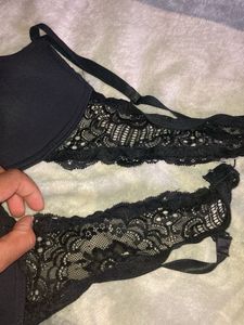 34B Black Padded Bra – Elegant Lace