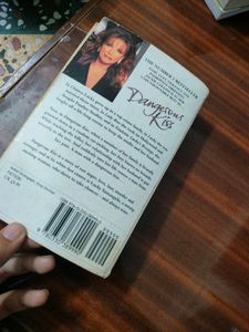 Jackie Collins&#39;s Dangerous Kiss