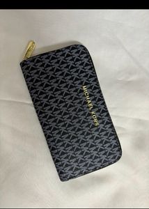 🔥 Your First Branded Clutch❤️