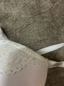 Light peach bra with lace details [used]