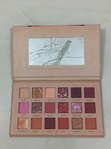 Huda Beauty Nude Eyeshadow Palette