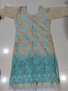 Elegant Embroidered Kurti