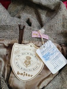 Elegant Skirt with Floral Detail